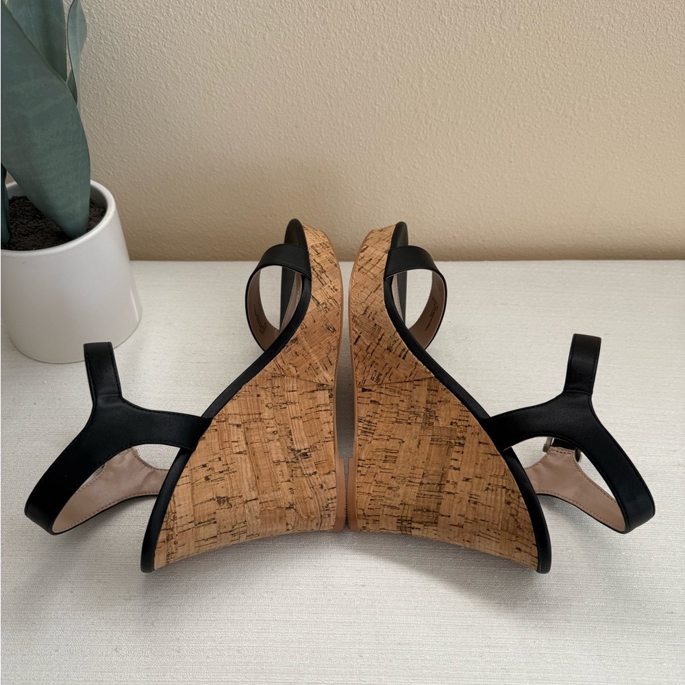 New Charles David Black Leather Cork Wedge Sandals - Picture 4 of 6